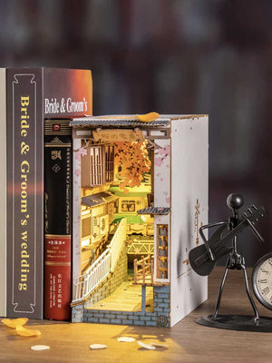 Miniature Maquette Japonaise – Rue Fleurie avec Tramway et Lumière - GoCrazyPuzzle
